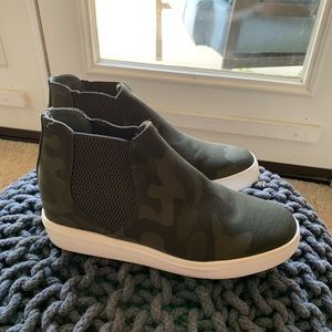 Steve Madden sneakers size 7.5